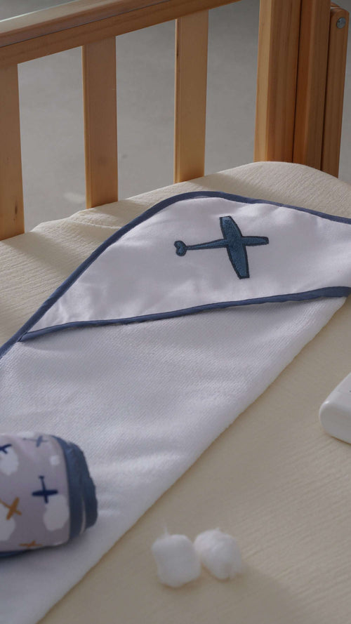 Aero Sky Hooded Towel