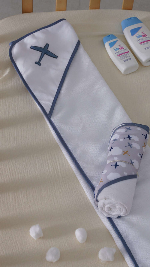 Aero Sky Hooded Towel