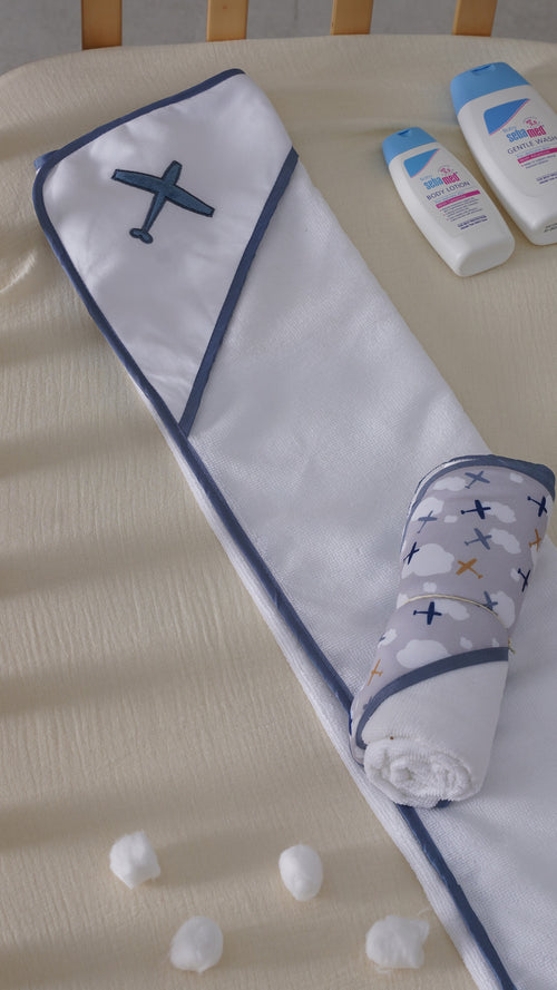 Aero Sky Hooded Towel