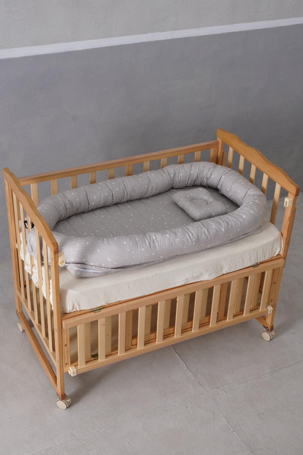 Starry Grey Sky Baby Nest